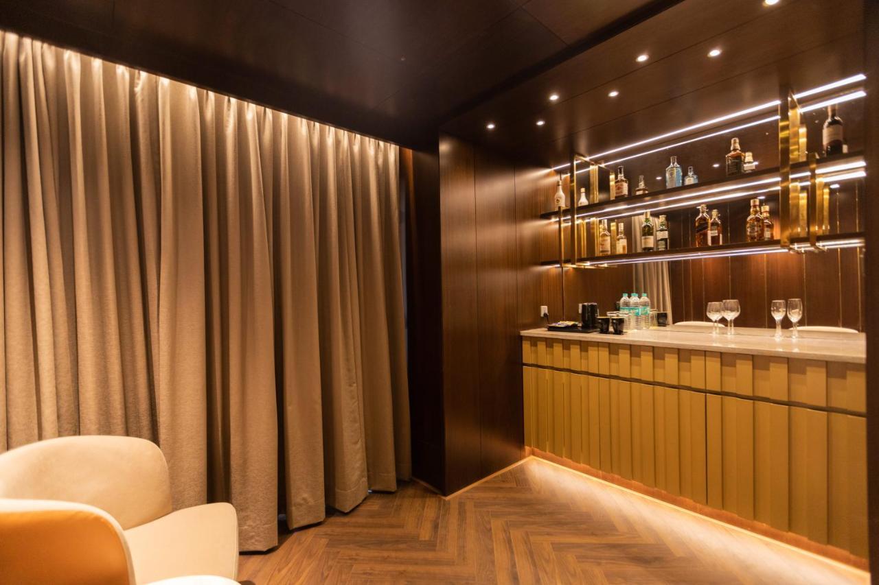 เดอะ โครินเธียน รีสอร์ท แอนด์ คลับ ปูเน่ ภายนอก รูปภาพ The bar