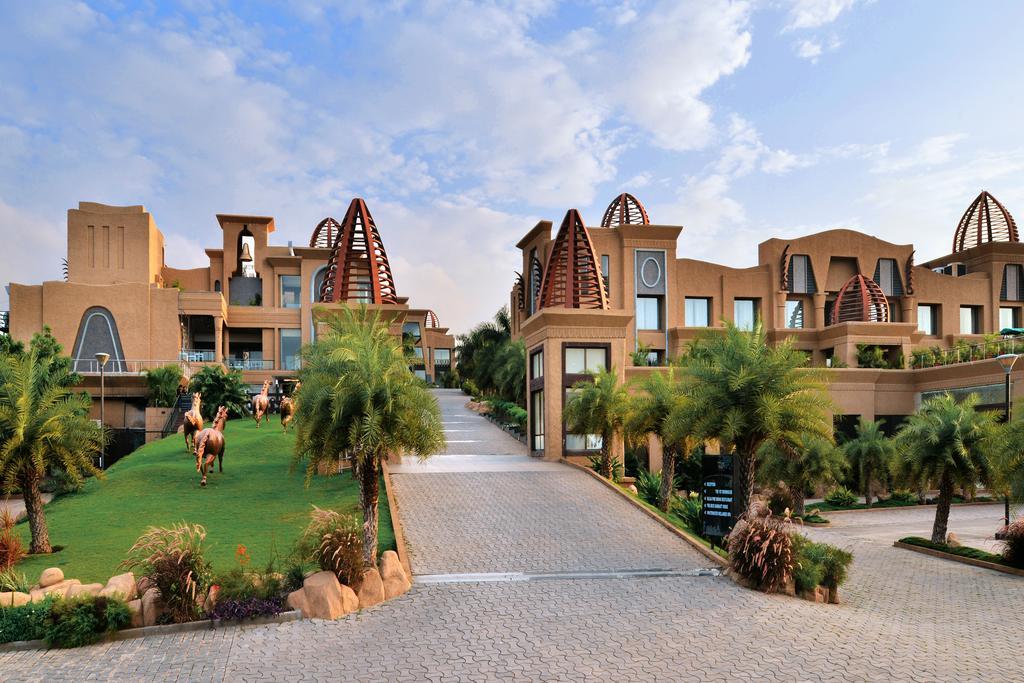 เดอะ โครินเธียน รีสอร์ท แอนด์ คลับ ปูเน่ ภายนอก รูปภาพ The Palm, Greater Noida